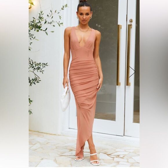 HELLOMOLLY ESTATE ESCAPES MAXI DRESS in color blush size XS NWT - Picture 6 of 15